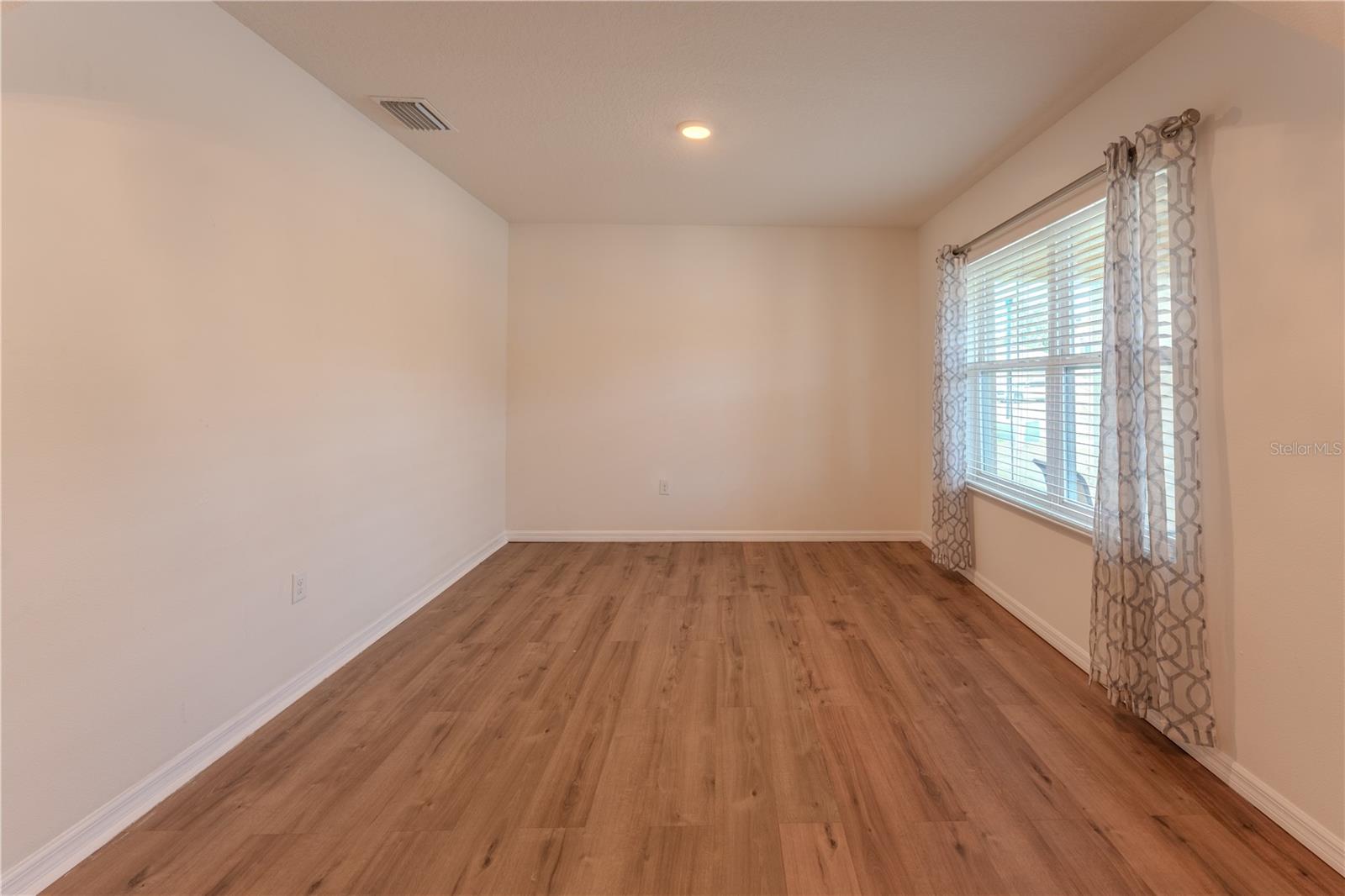 Image 6 of 37 For 2942 46th Avenue