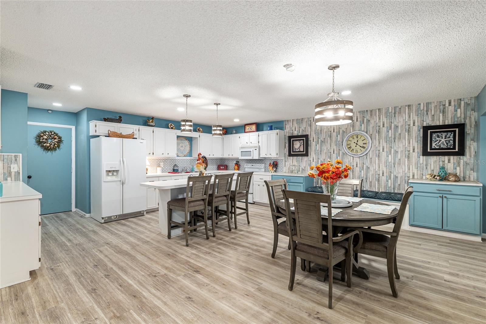 Image 21 of 62 For 8711 92nd Place D