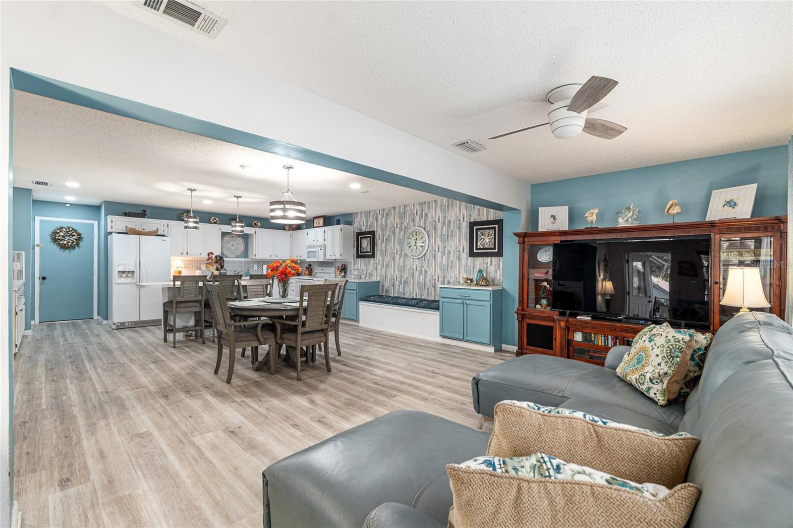 Image 38 of 62 For 8711 92nd Place D