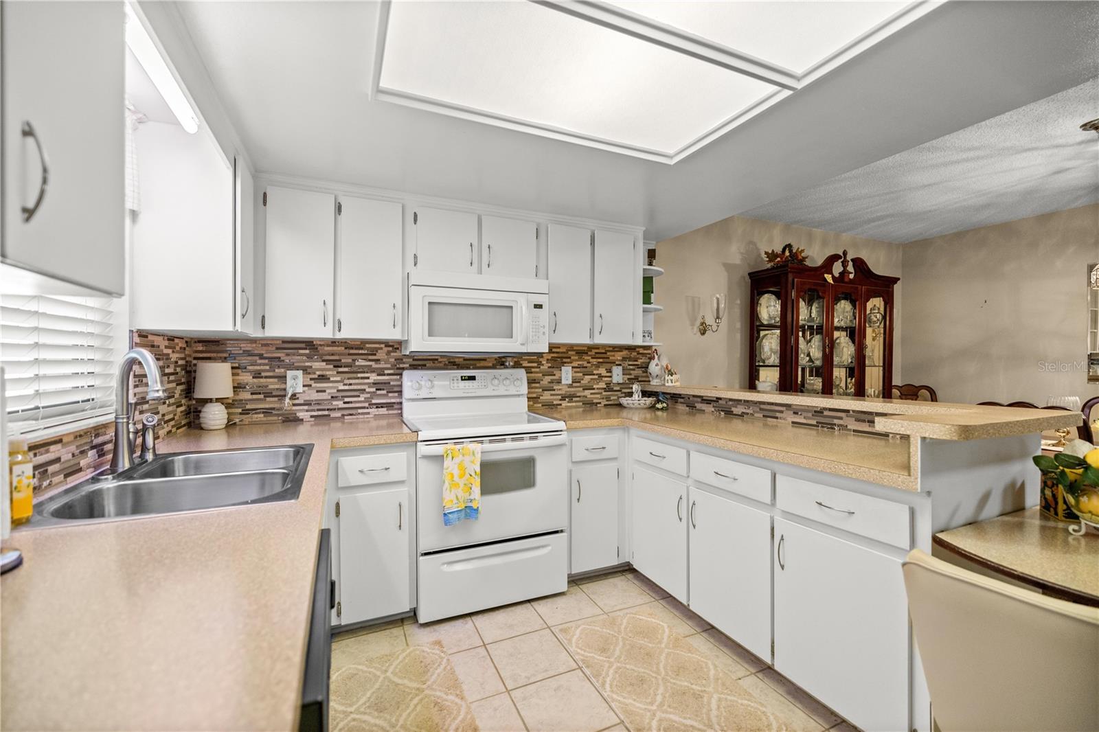 Image 6 of 33 For 3800 Silver Springs Boulevard 10