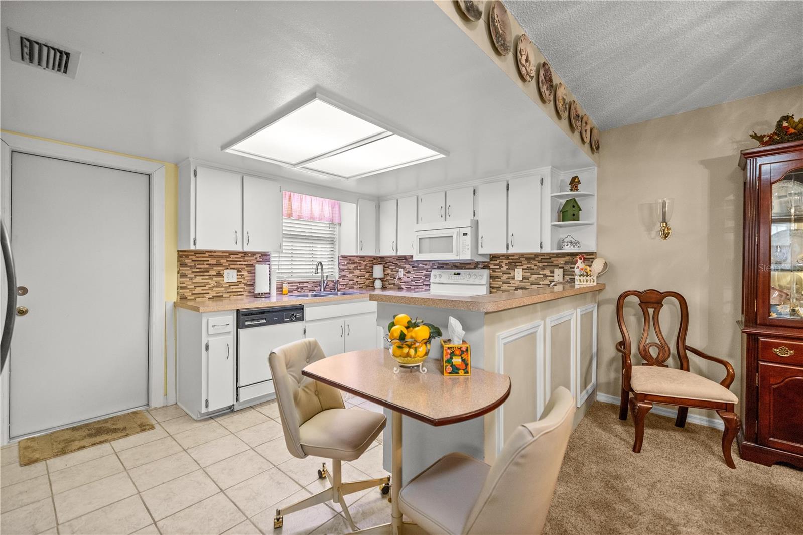 Image 9 of 33 For 3800 Silver Springs Boulevard 10