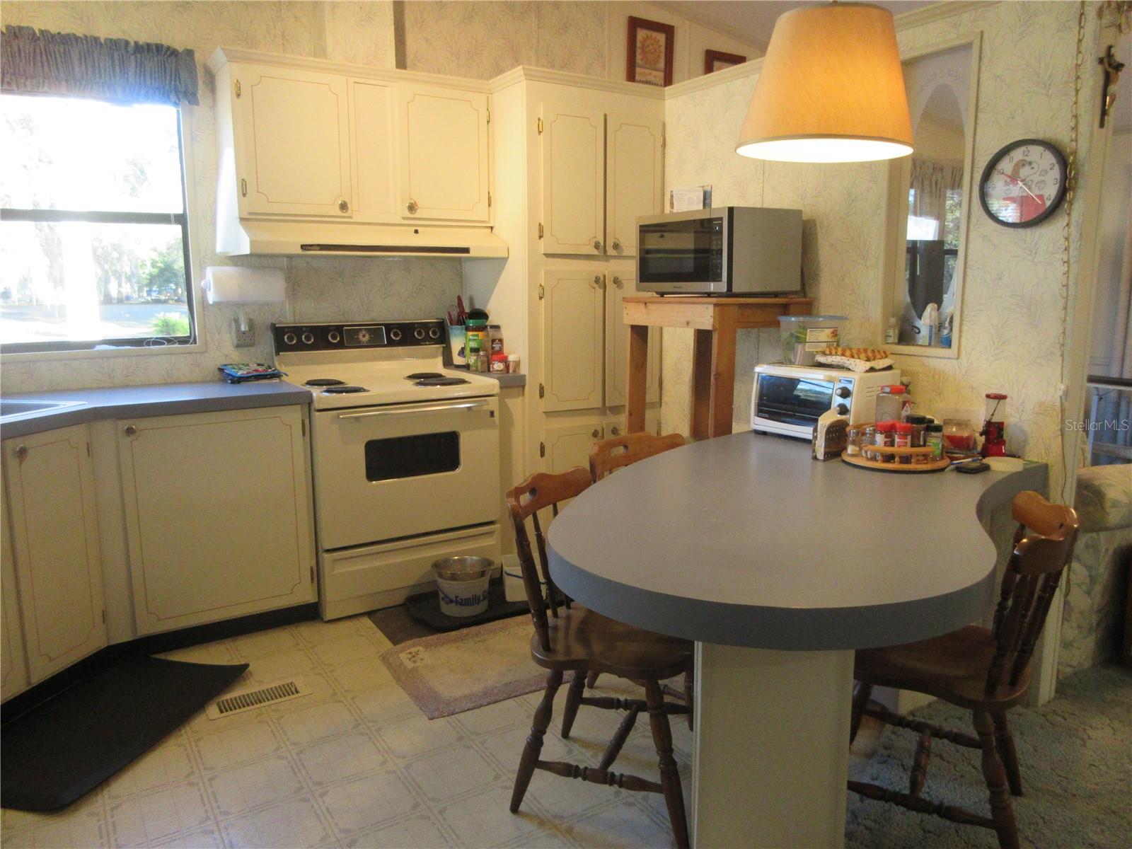 Image 30 of 91 For 1984 171st Court