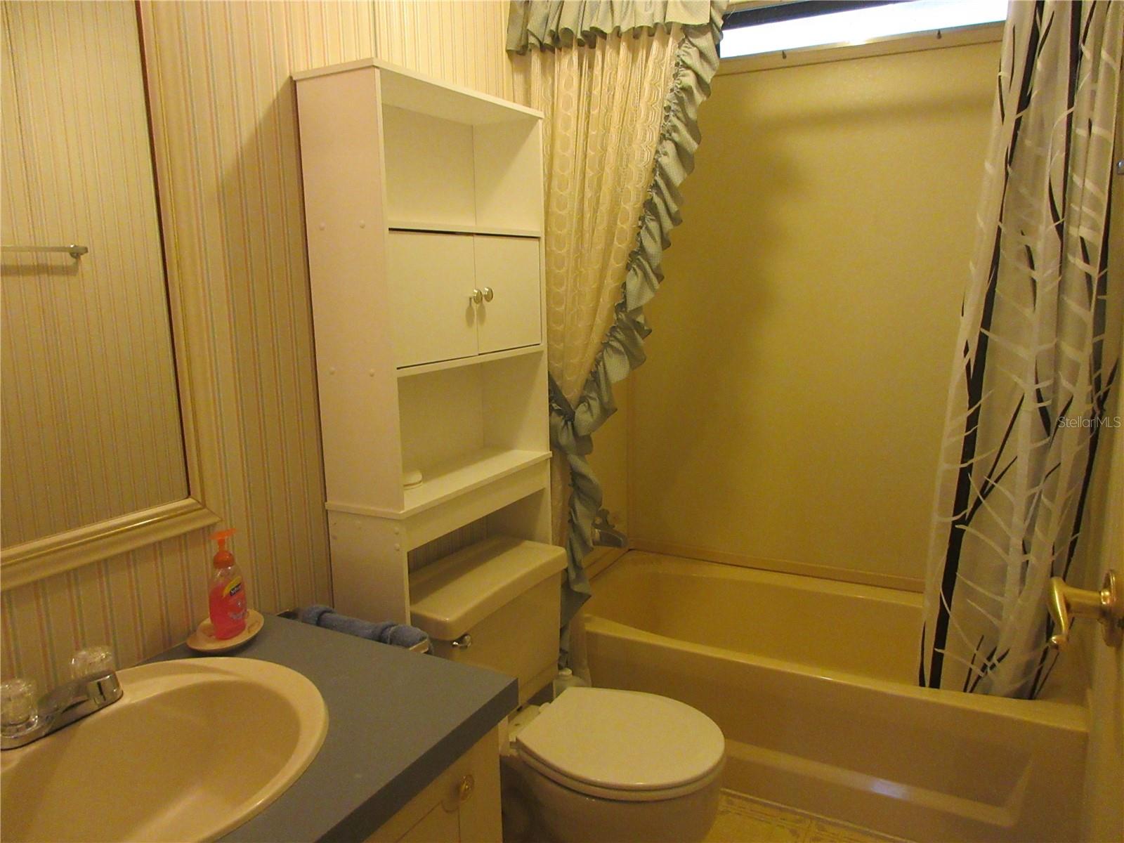 Image 34 of 91 For 1984 171st Court