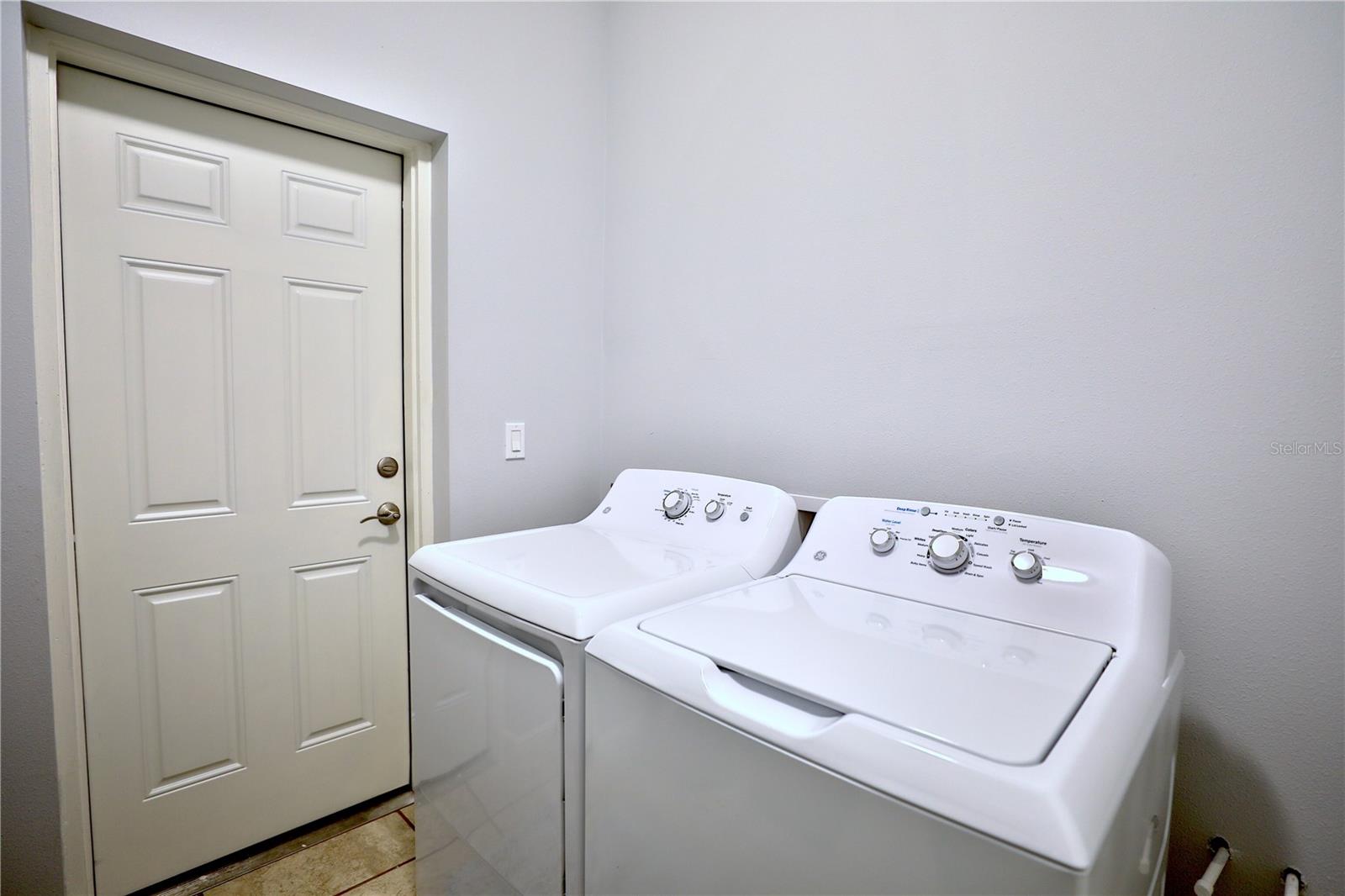 Image 22 of 52 For 9549 80th Avenue