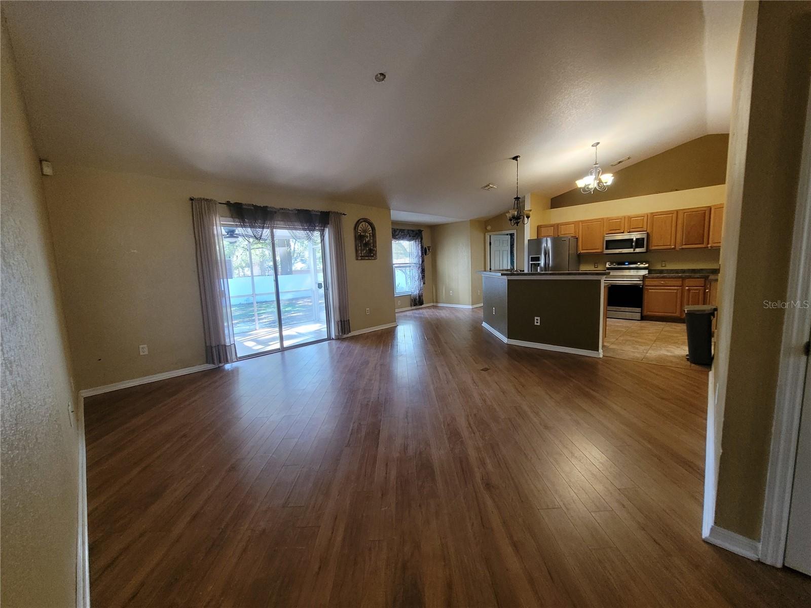 Image 6 of 26 For 5851 62nd Avenue