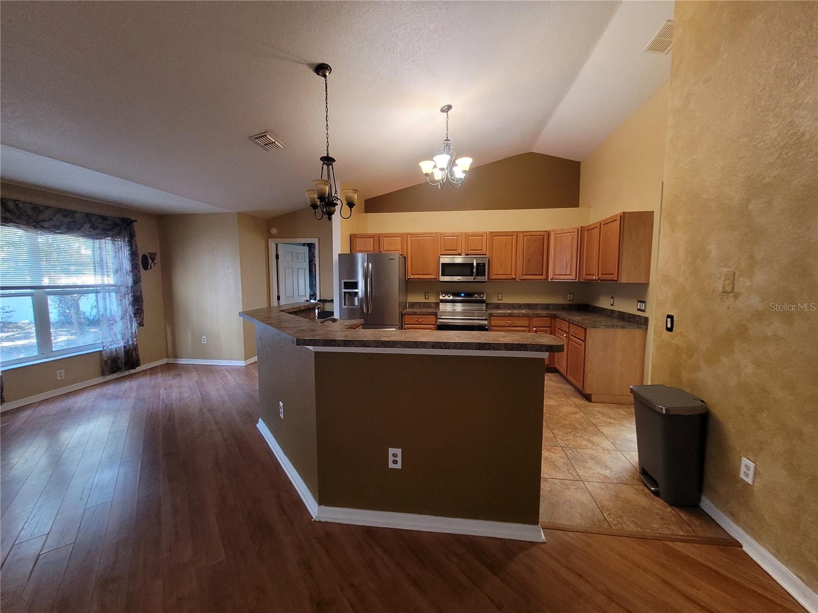 Image 9 of 26 For 5851 62nd Avenue