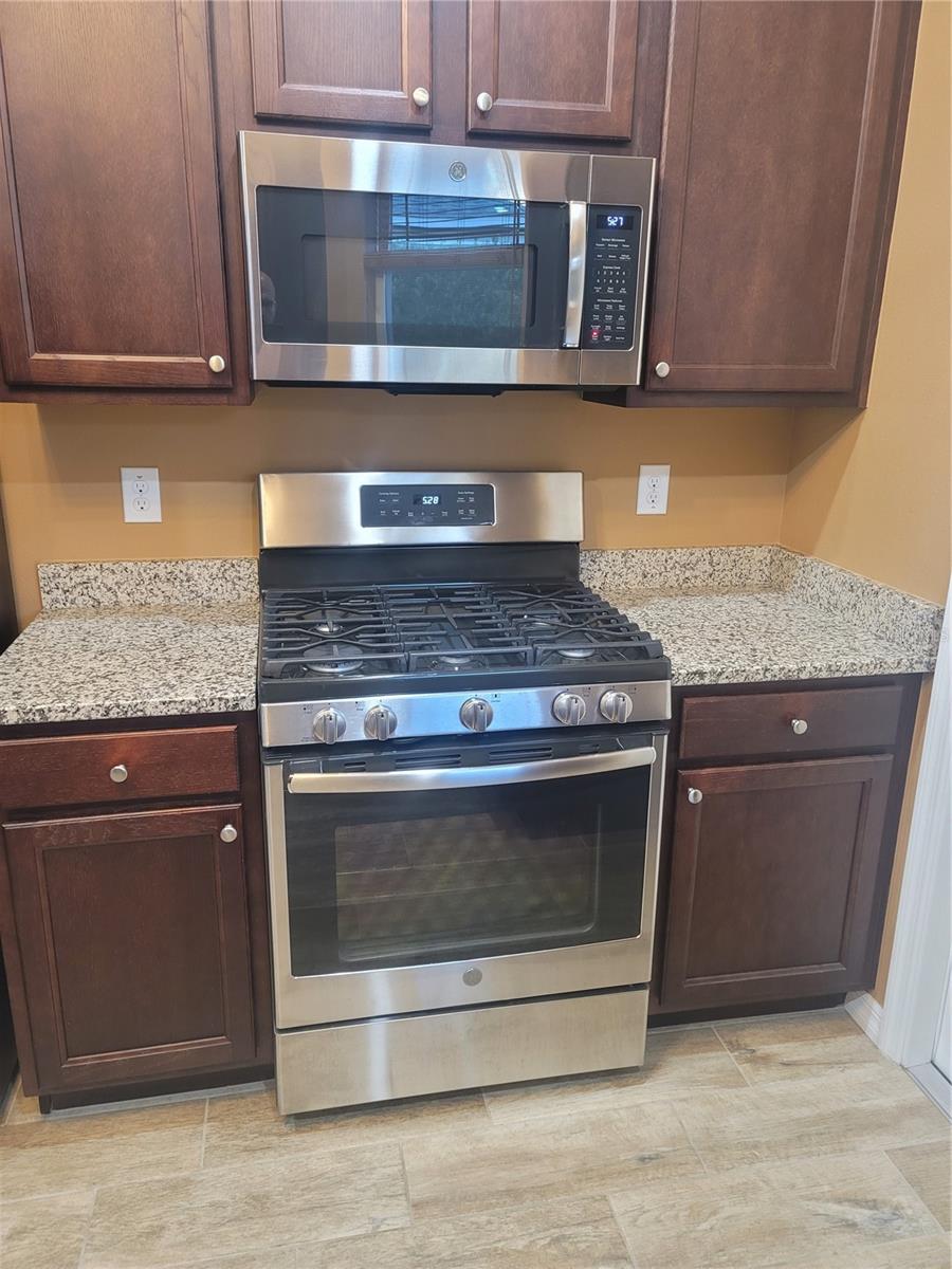 Image 11 of 27 For 7754 86th Loop