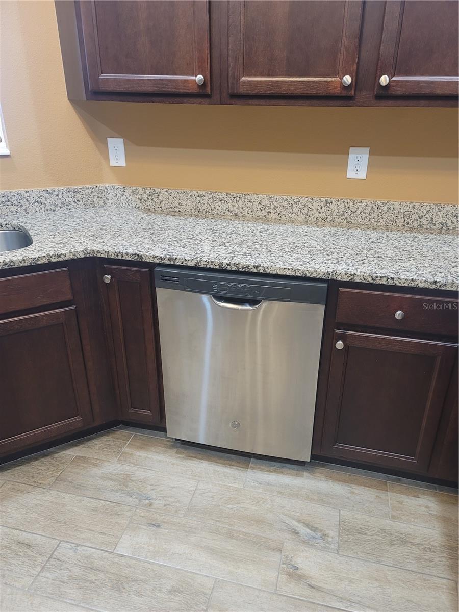 Image 12 of 27 For 7754 86th Loop