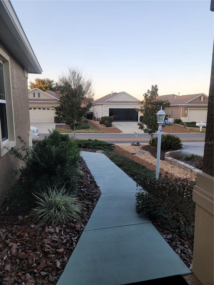 Image 4 of 27 For 7754 86th Loop