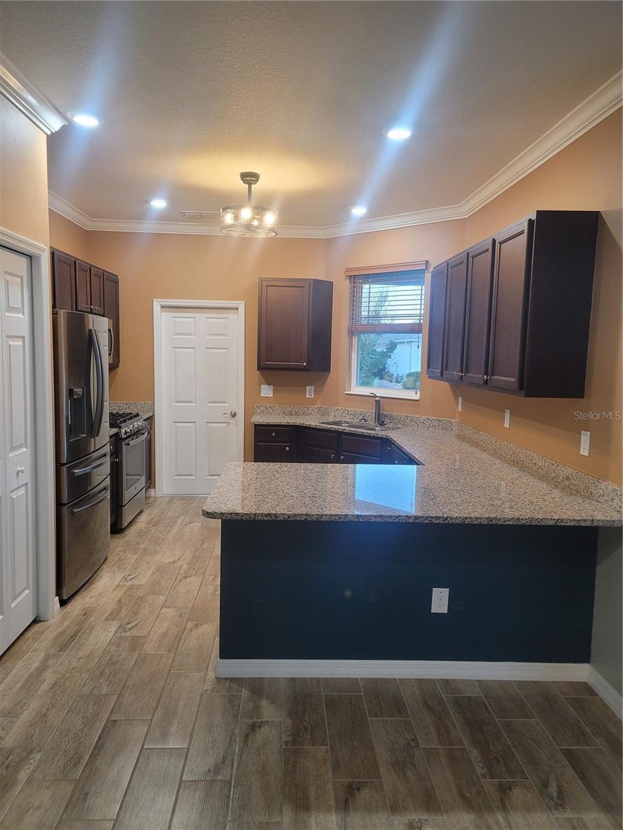 Image 7 of 27 For 7754 86th Loop