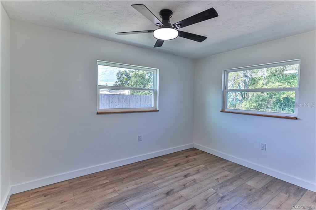 Image 18 of 33 For 9 James Court