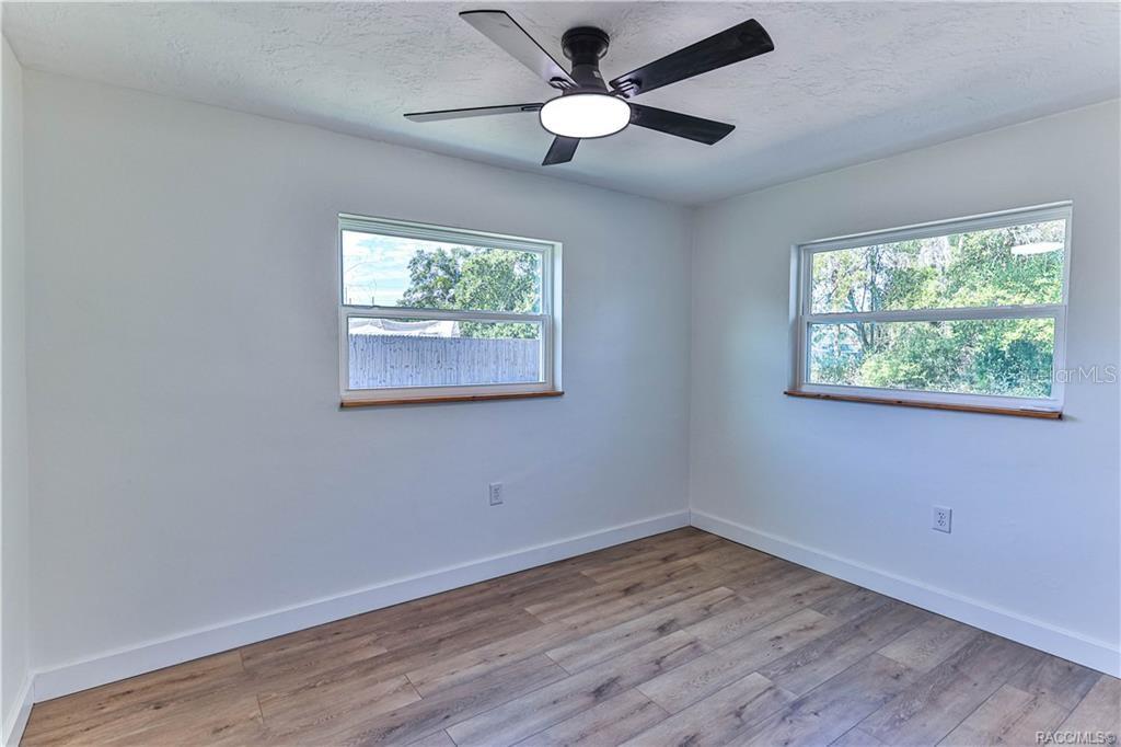 Image 20 of 33 For 9 James Court