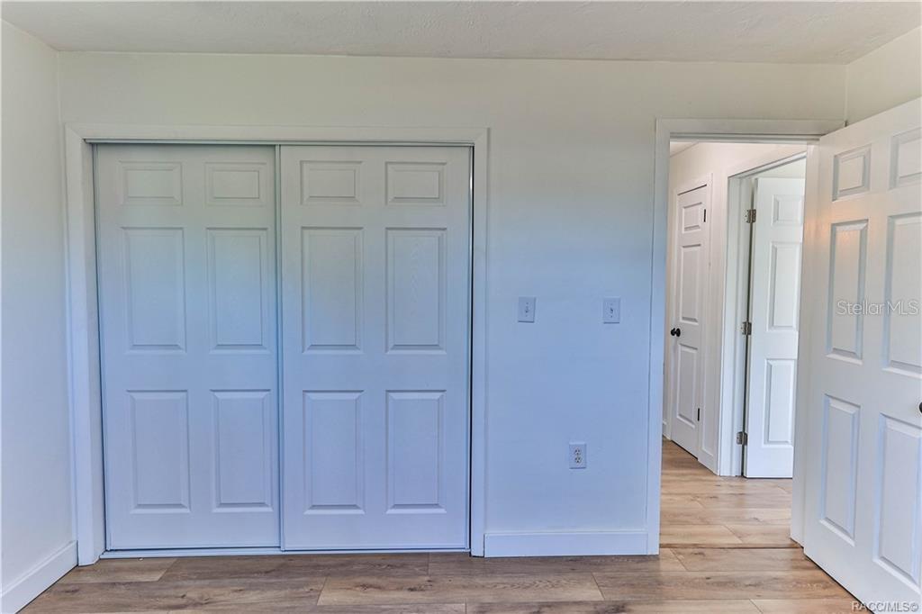 Image 21 of 33 For 9 James Court