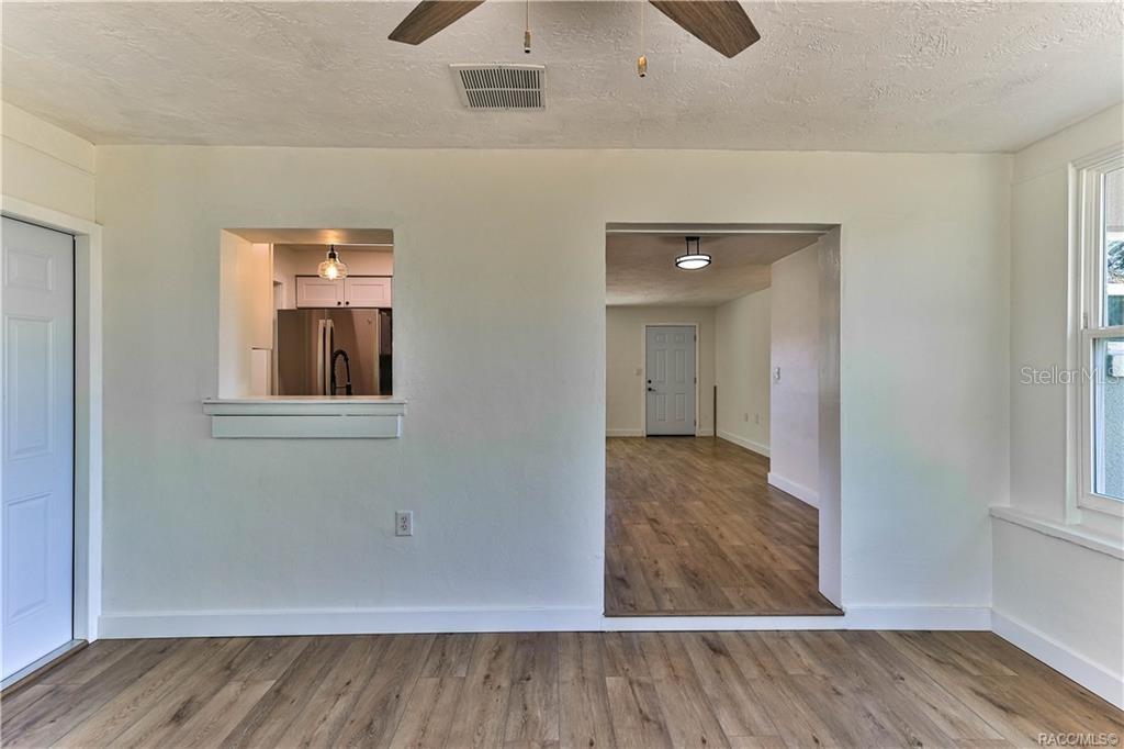 Image 24 of 33 For 9 James Court