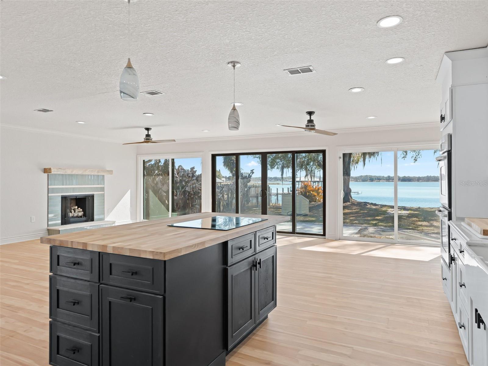 Image 16 of 40 For 10916 Timucuan Road