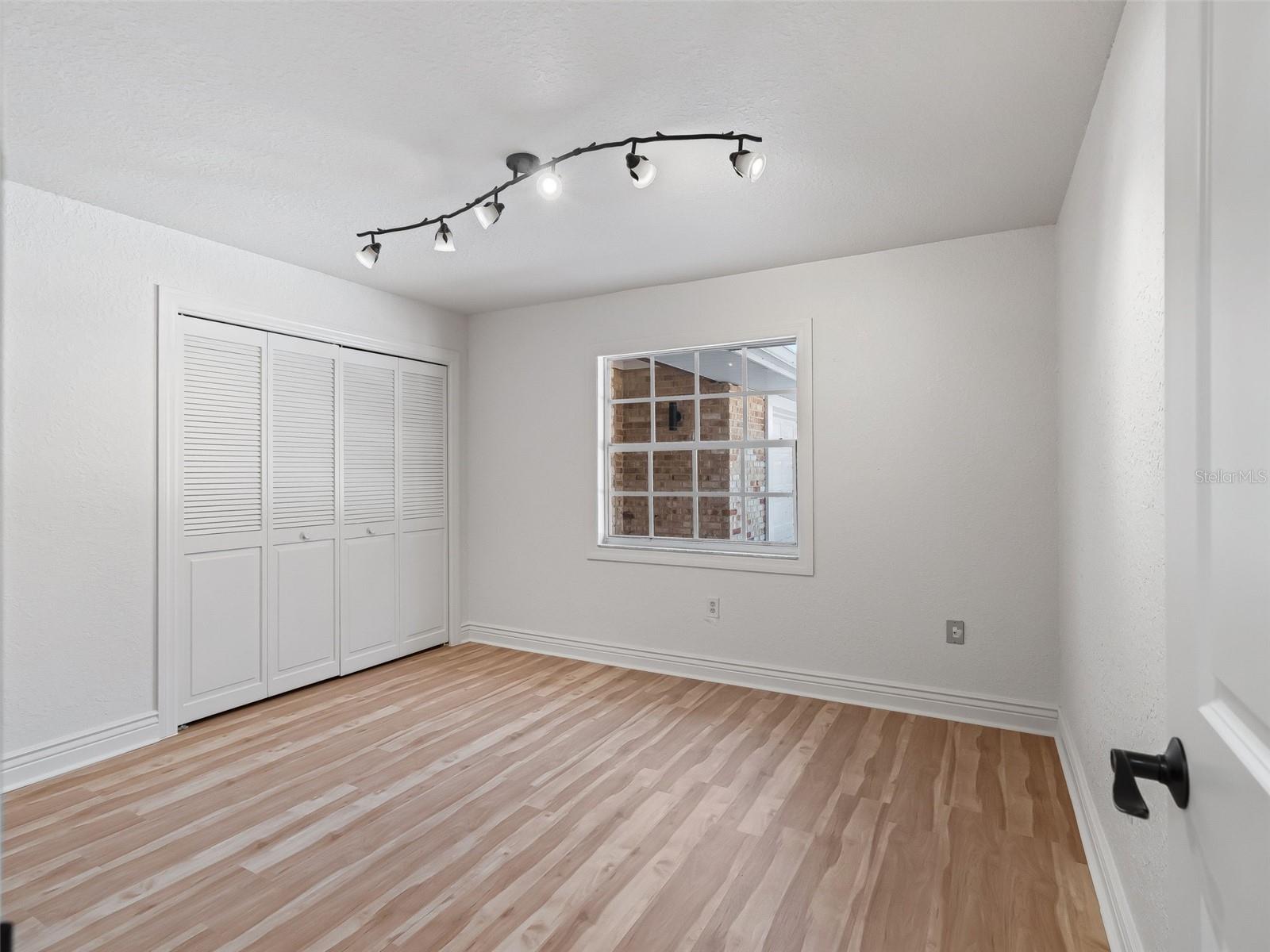 Image 24 of 40 For 10916 Timucuan Road