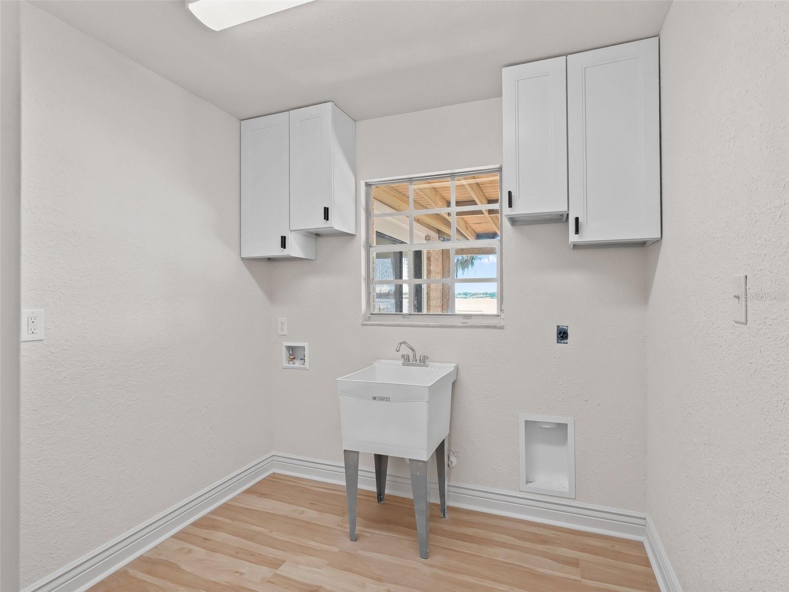 Image 28 of 40 For 10916 Timucuan Road