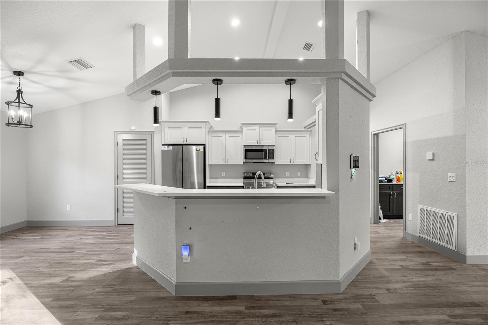 Image 11 of 59 For 10377 186th Avenue