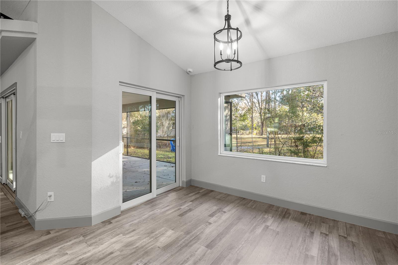 Image 13 of 59 For 10377 186th Avenue