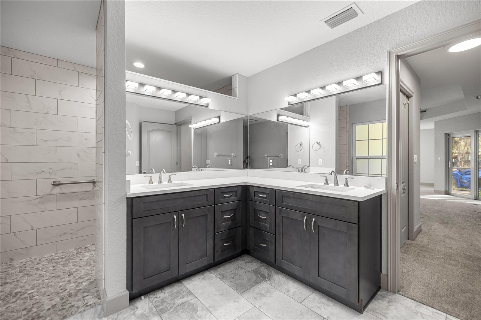 Image 21 of 59 For 10377 186th Avenue