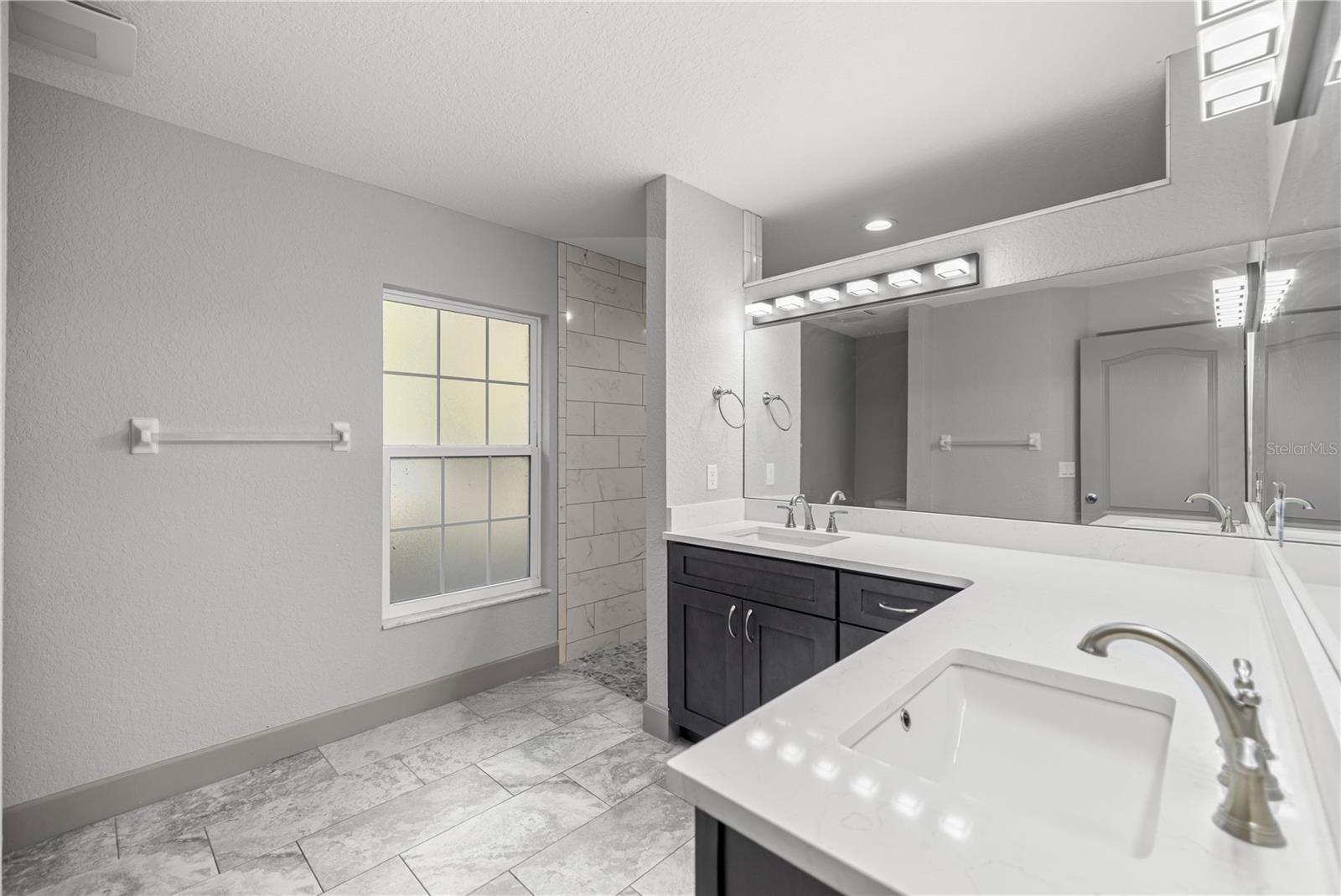 Image 22 of 59 For 10377 186th Avenue