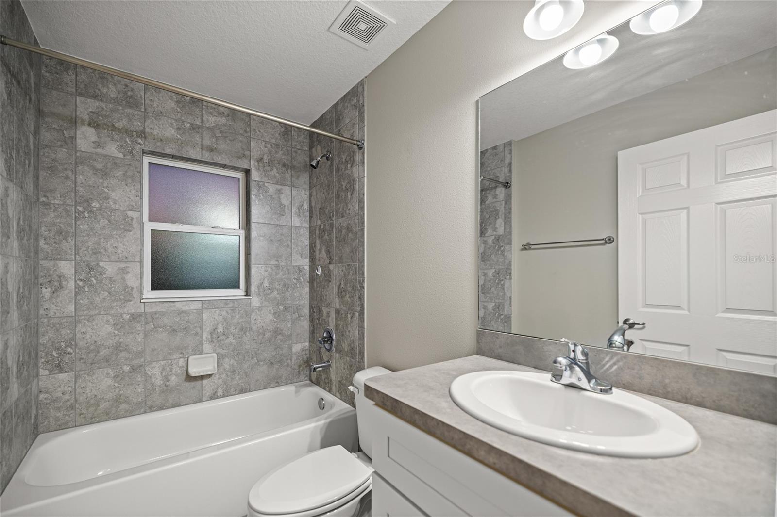 Image 13 of 22 For 1453 161st Place