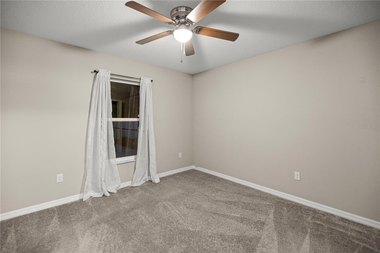 Image 16 of 22 For 1453 161st Place