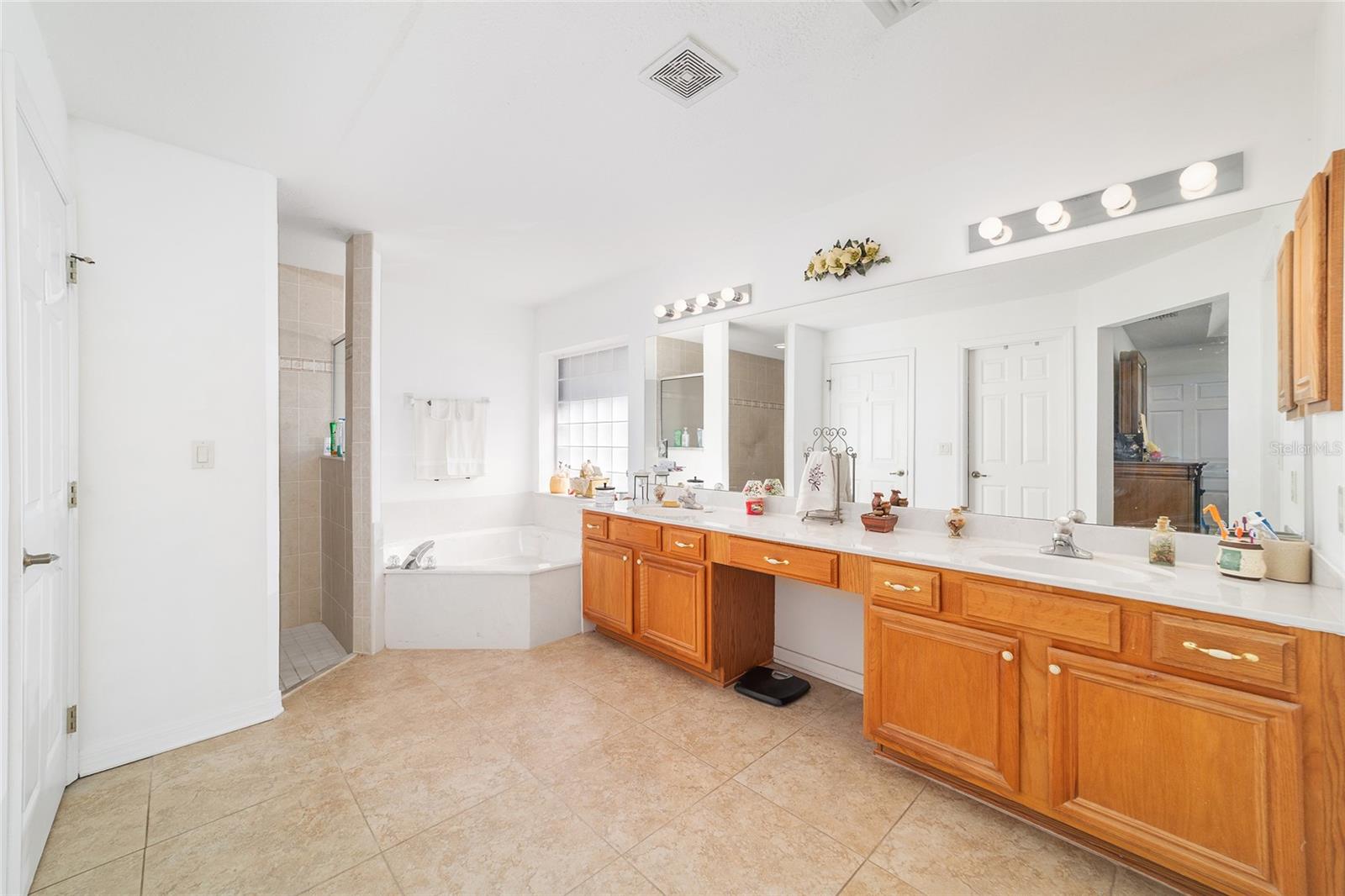 Image 31 of 70 For 13100 30th Court