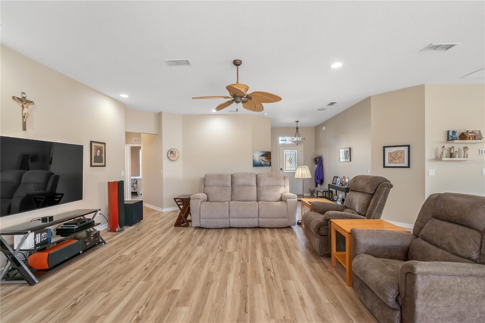 Image 15 of 46 For 9300 90th Street