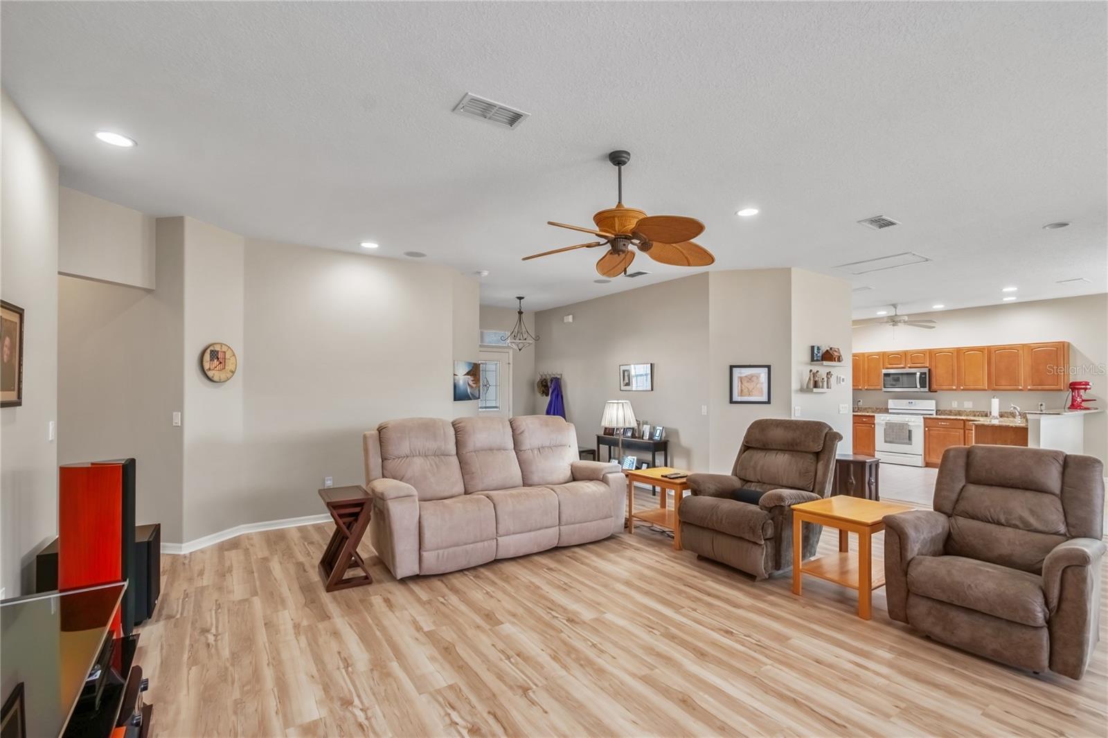 Image 16 of 46 For 9300 90th Street