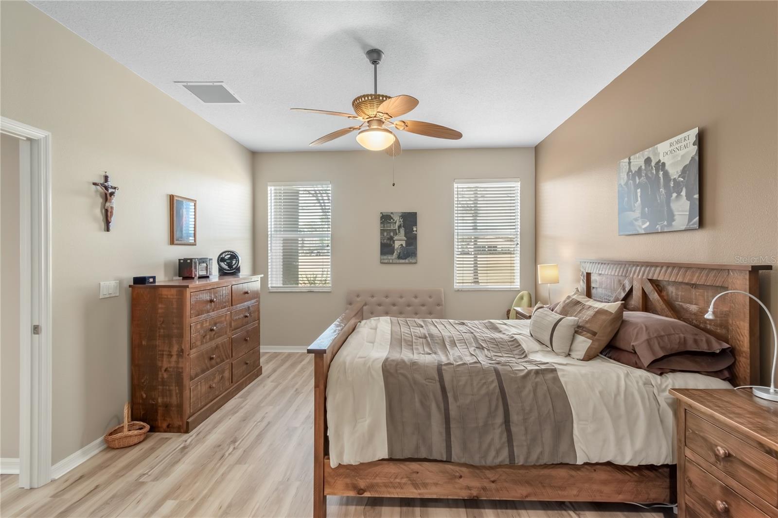 Image 23 of 46 For 9300 90th Street