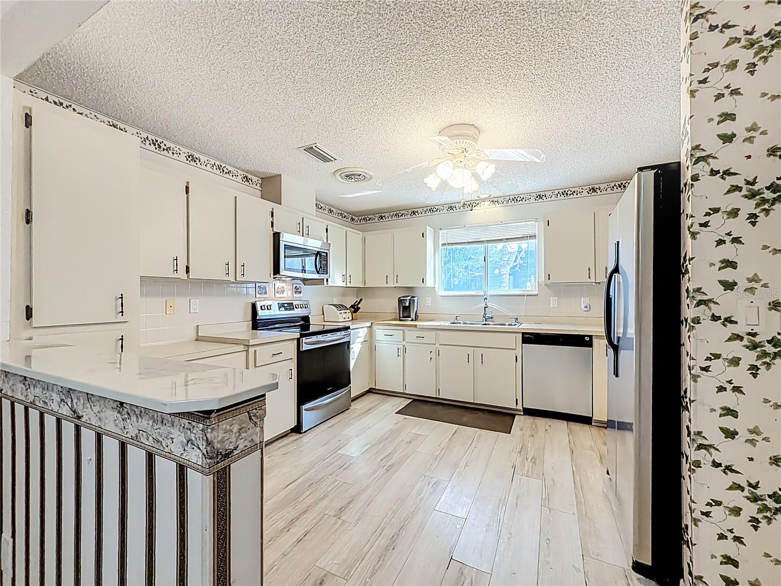 Image 13 of 42 For 8695 116th Street Road