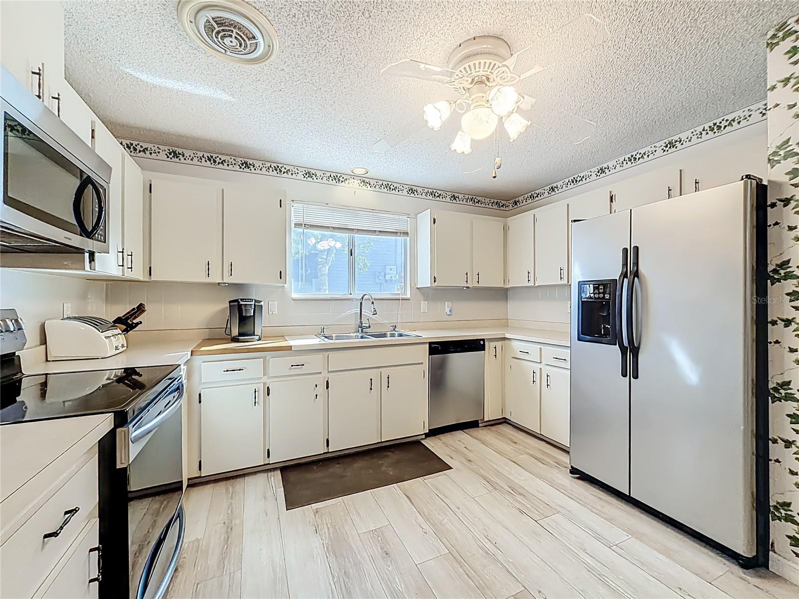 Image 14 of 42 For 8695 116th Street Road