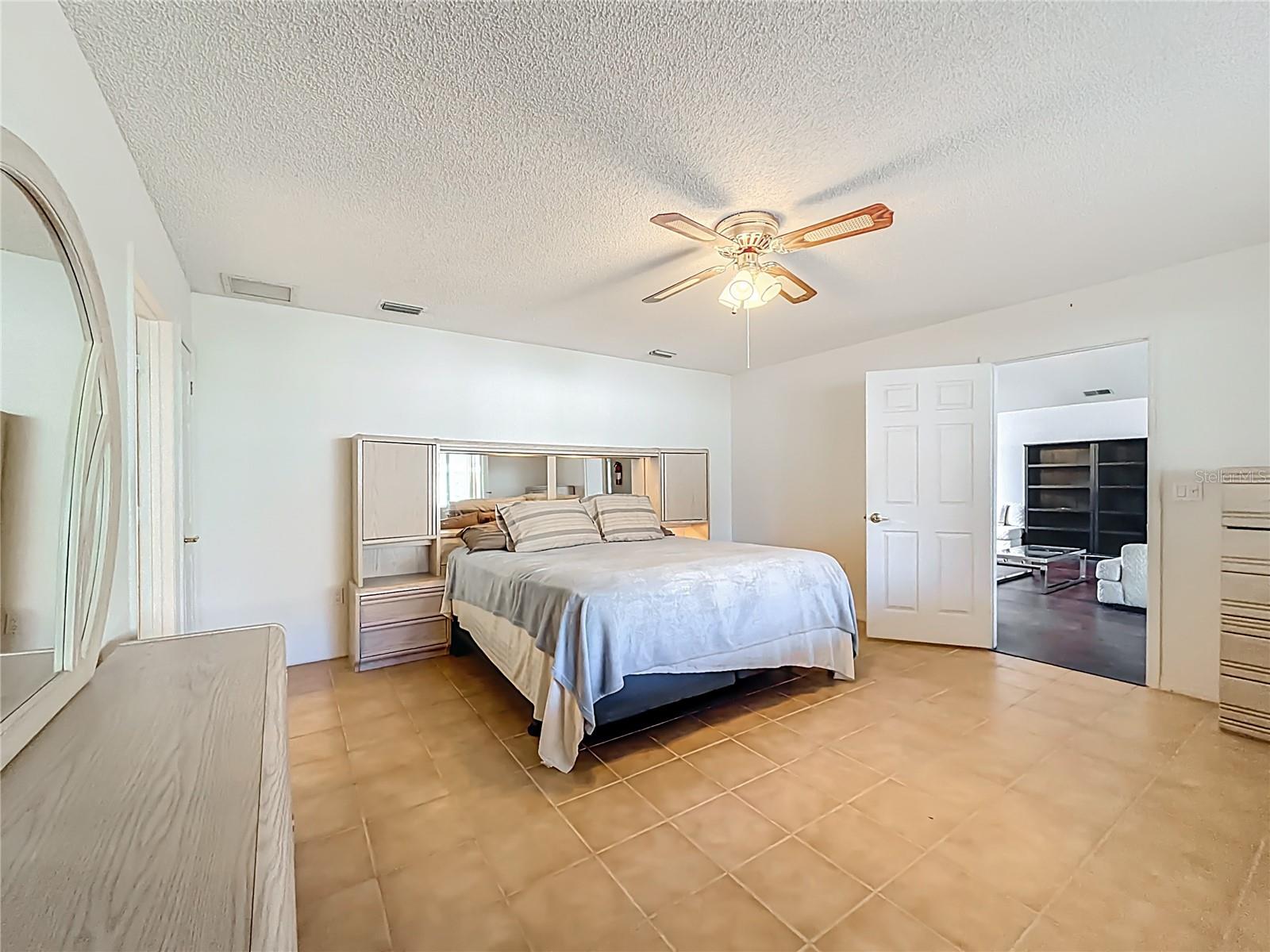 Image 15 of 42 For 8695 116th Street Road