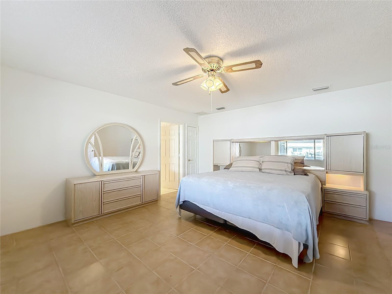 Image 17 of 42 For 8695 116th Street Road