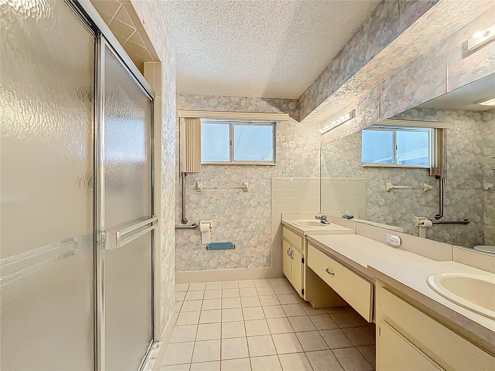 Image 19 of 42 For 8695 116th Street Road