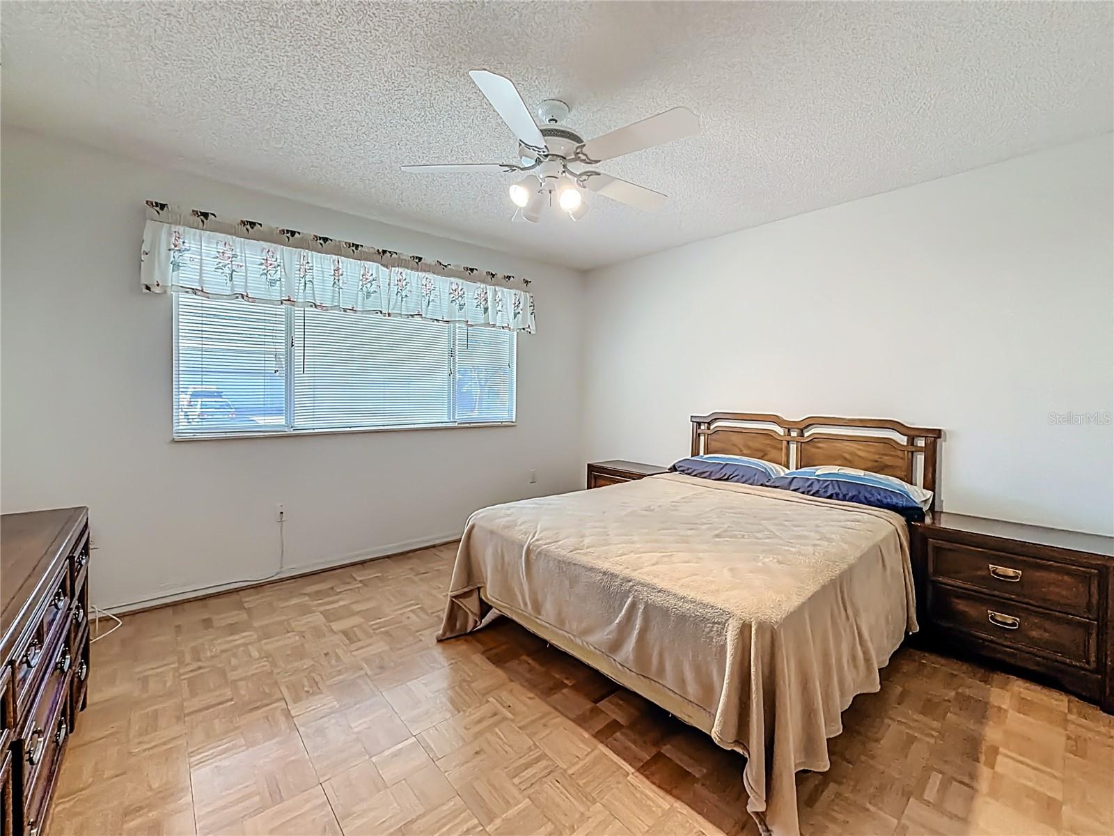 Image 28 of 42 For 8695 116th Street Road