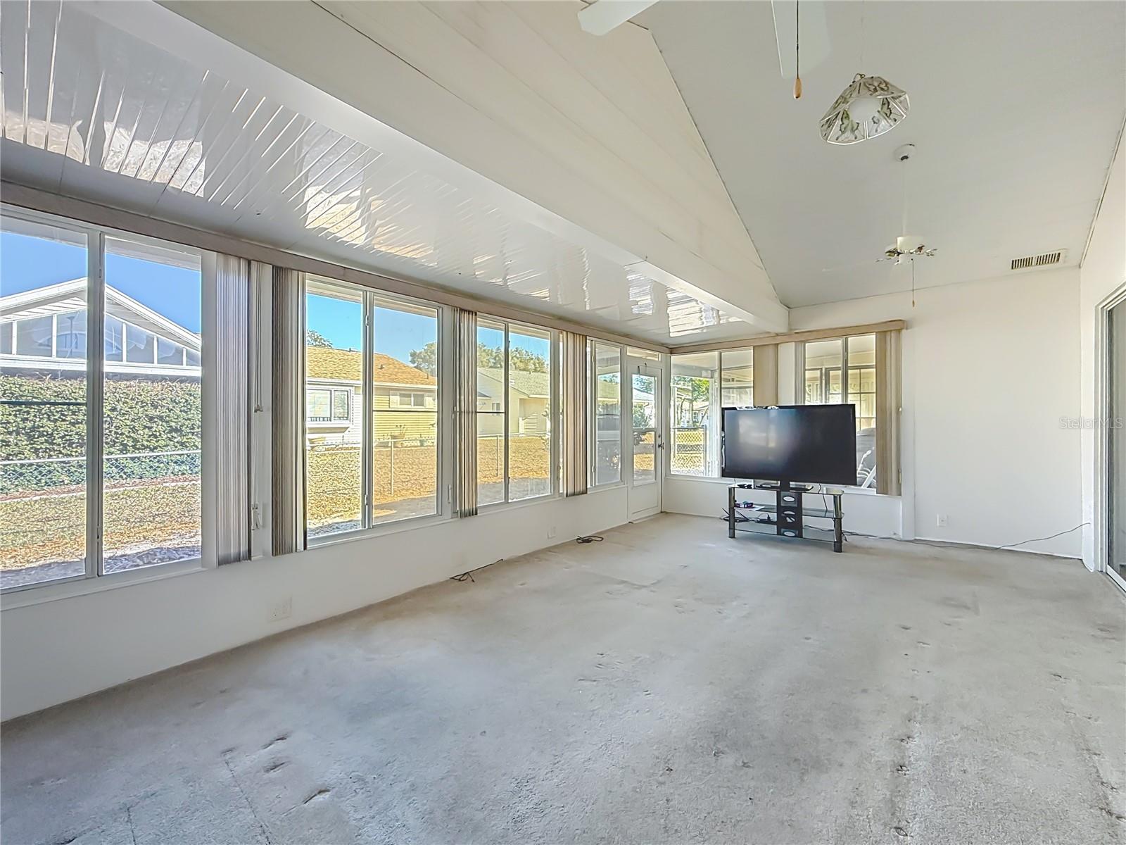 Image 31 of 42 For 8695 116th Street Road