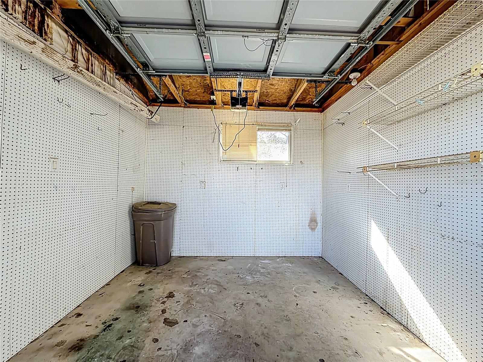 Image 35 of 42 For 8695 116th Street Road