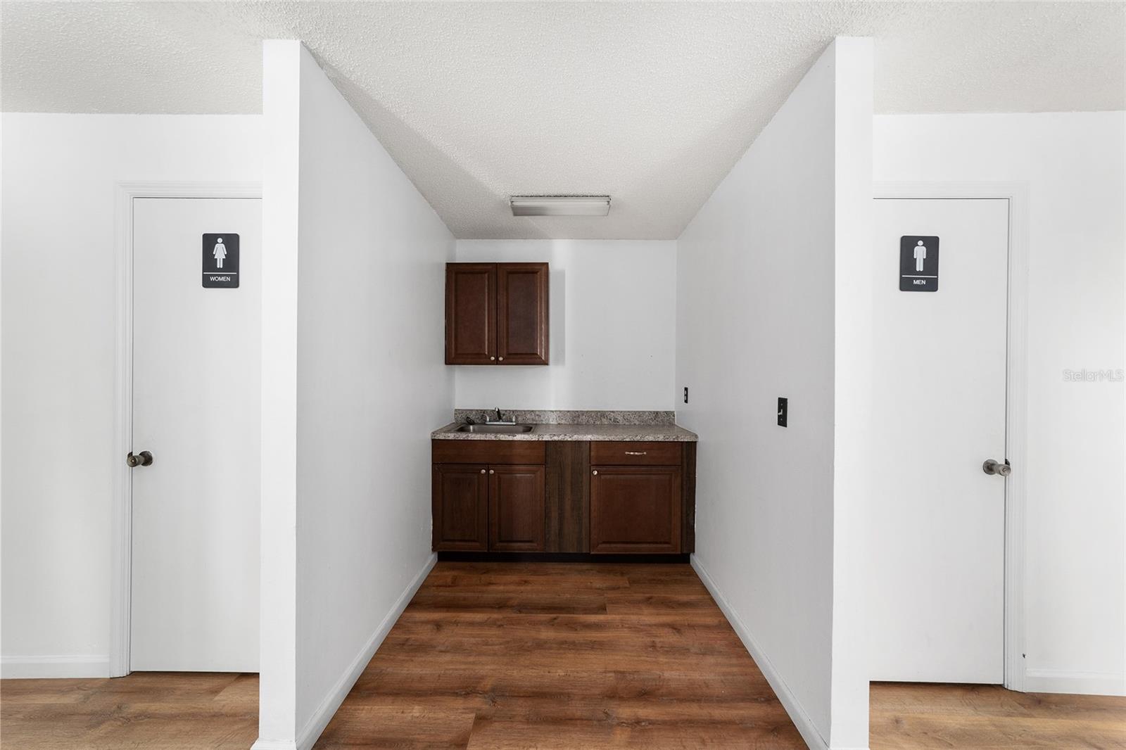 Image 15 of 24 For 2801 College Road 20