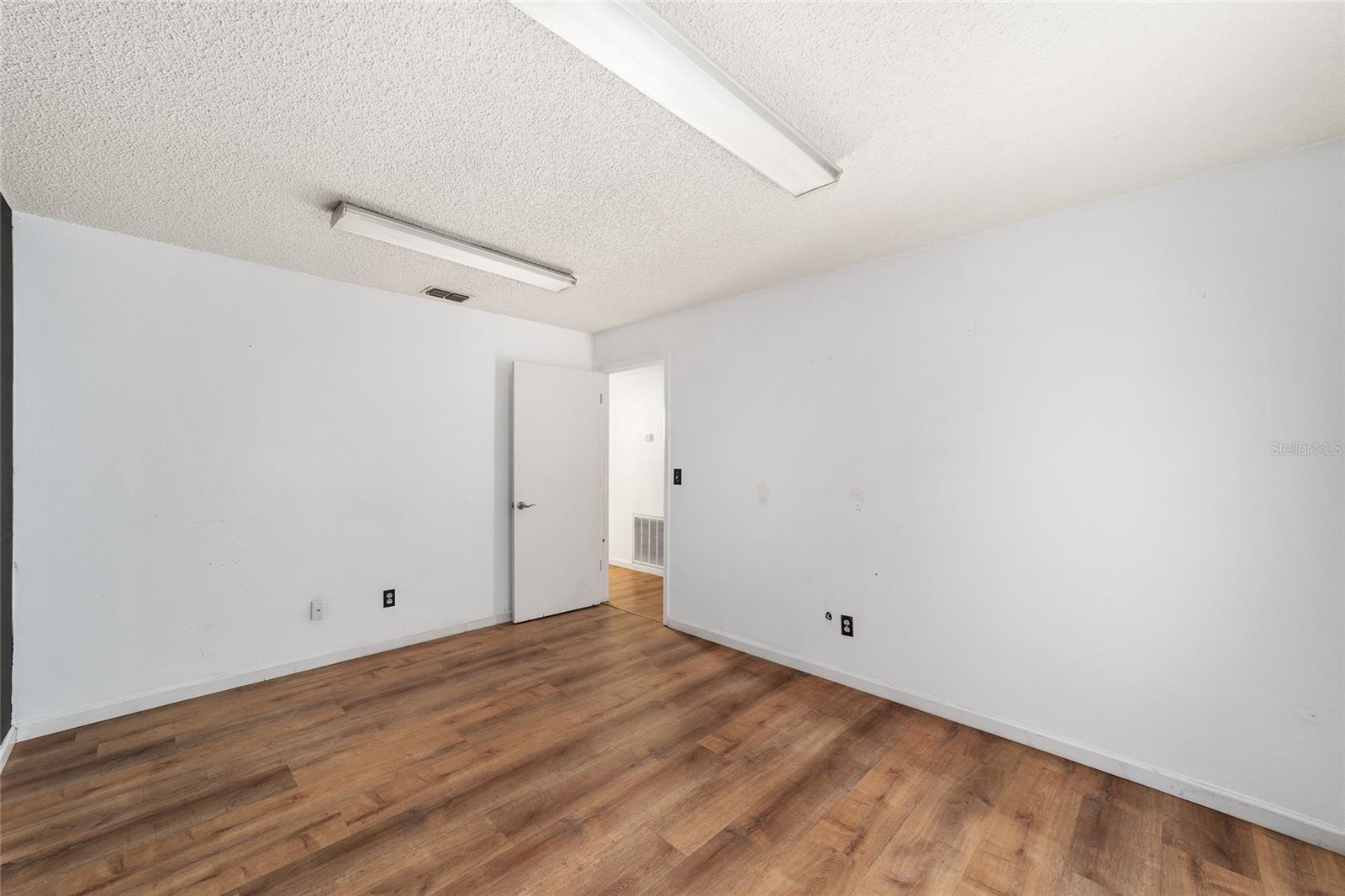 Image 20 of 24 For 2801 College Road 20