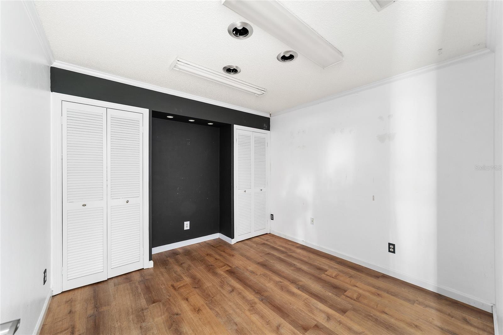 Image 10 of 24 For 2801 College Road 20