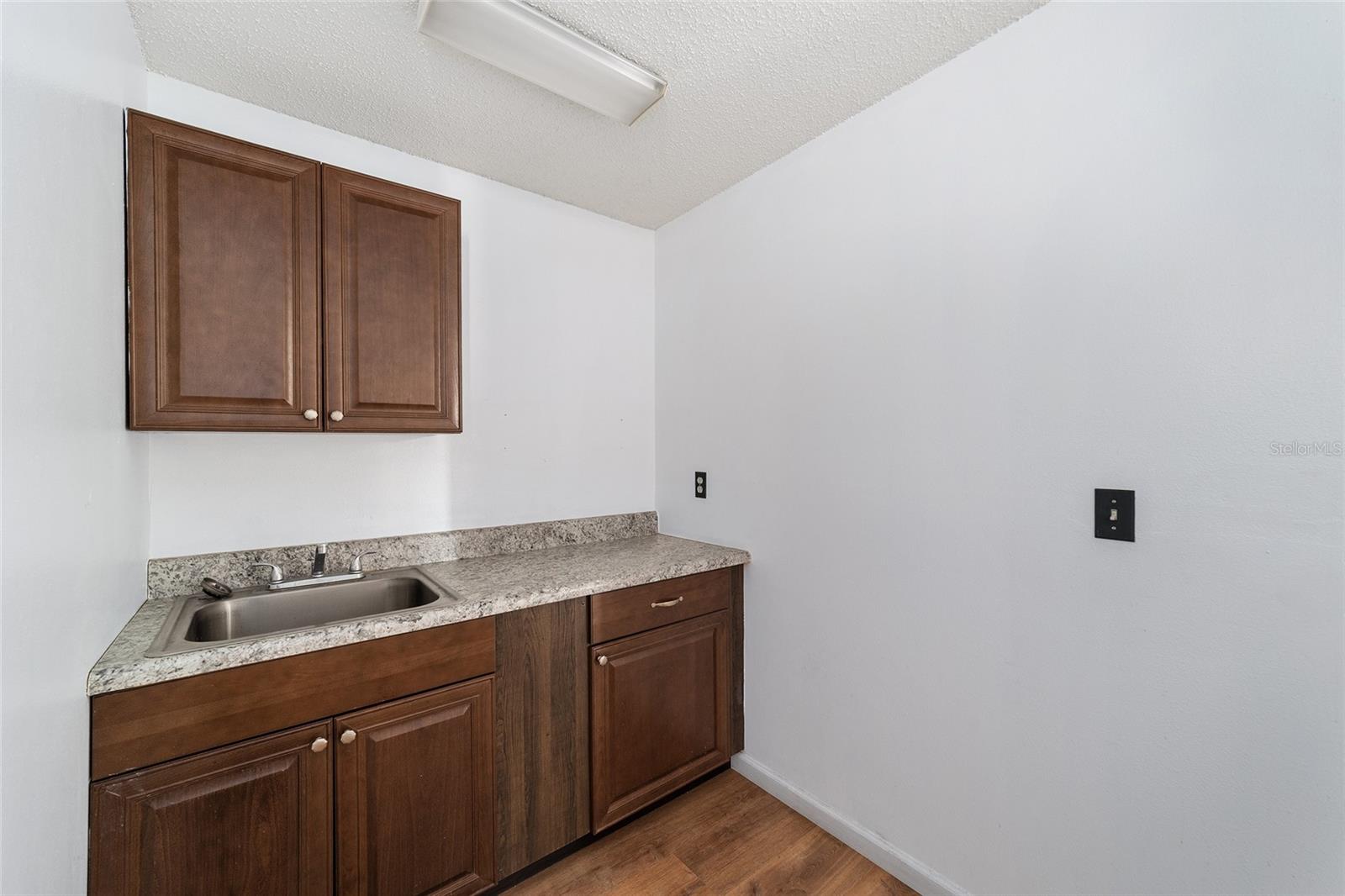 Image 16 of 24 For 2801 College Road 20