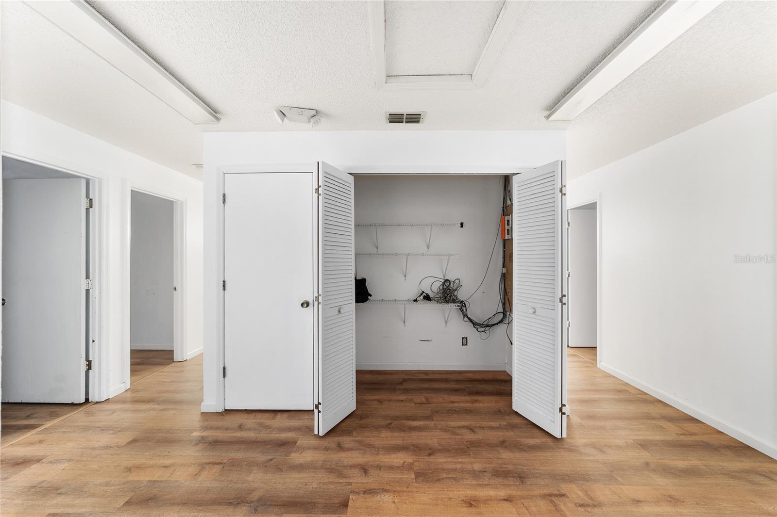 Image 18 of 24 For 2801 College Road 20