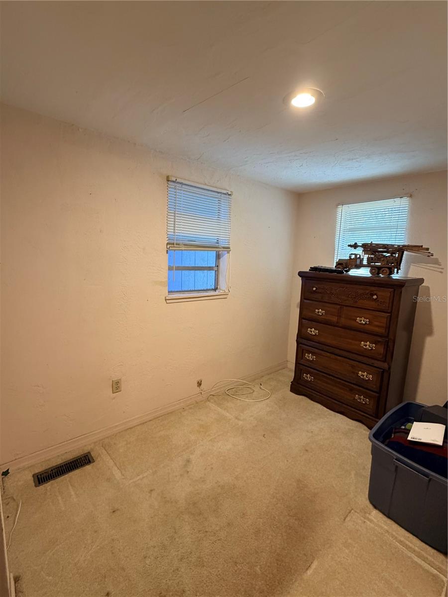 Image 17 of 48 For 5721 Live Oak Drive