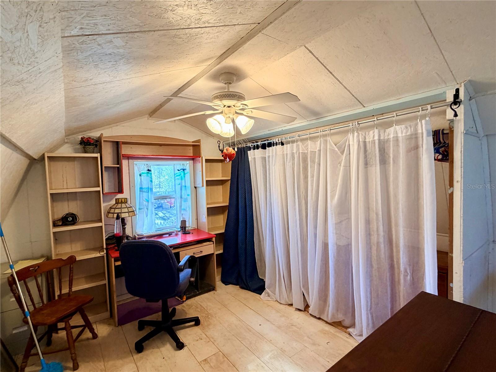 Image 41 of 48 For 5721 Live Oak Drive