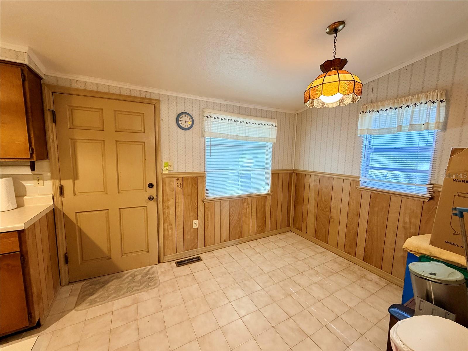 Image 8 of 48 For 5721 Live Oak Drive