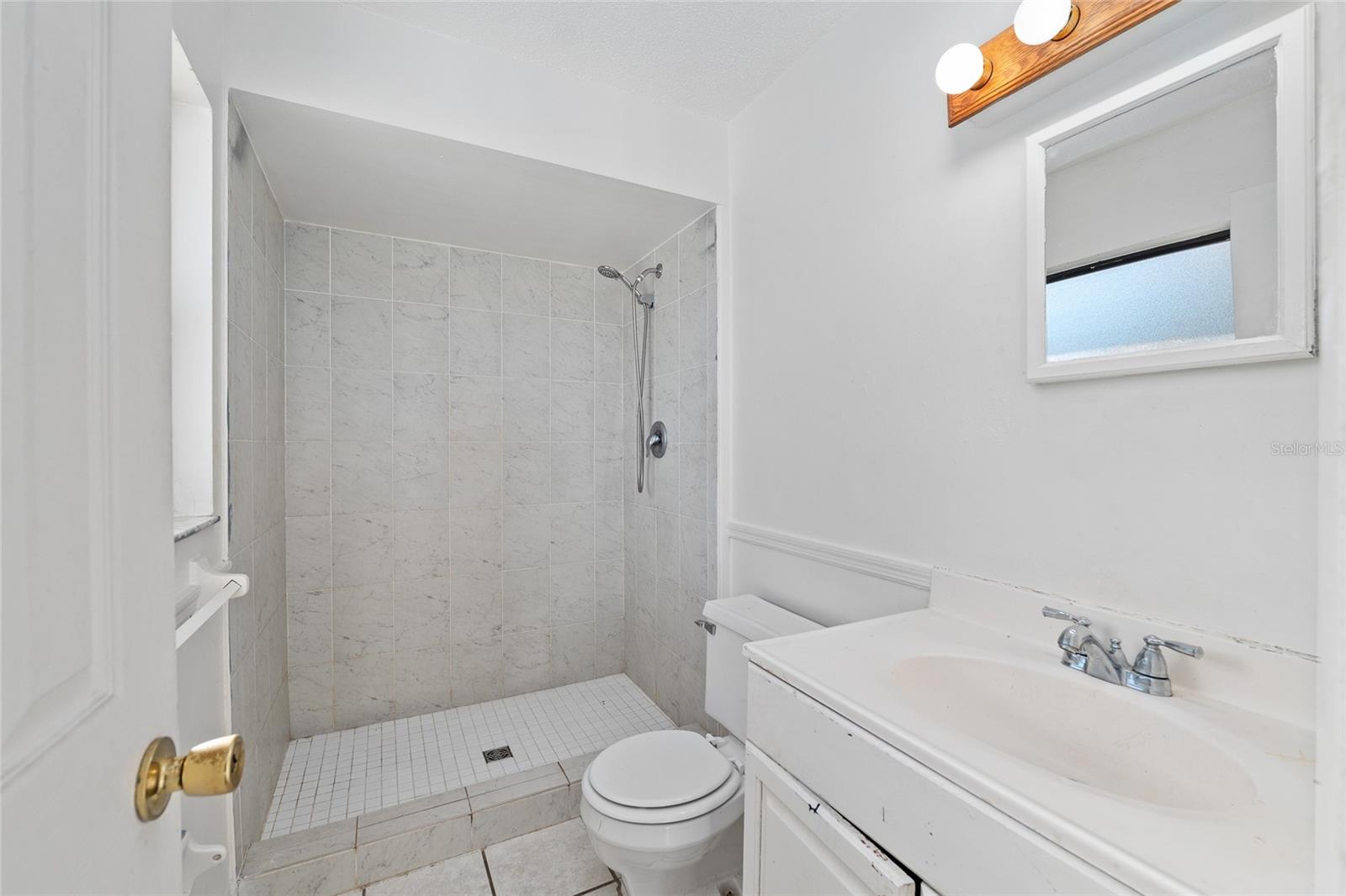 Image 13 of 17 For 10577 101st Avenue Road