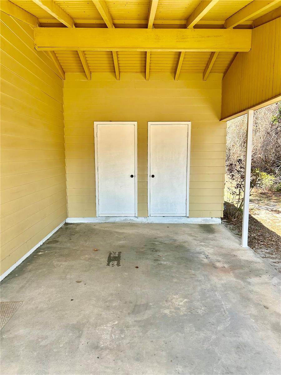 Image 11 of 38 For 3915 139th Street Road