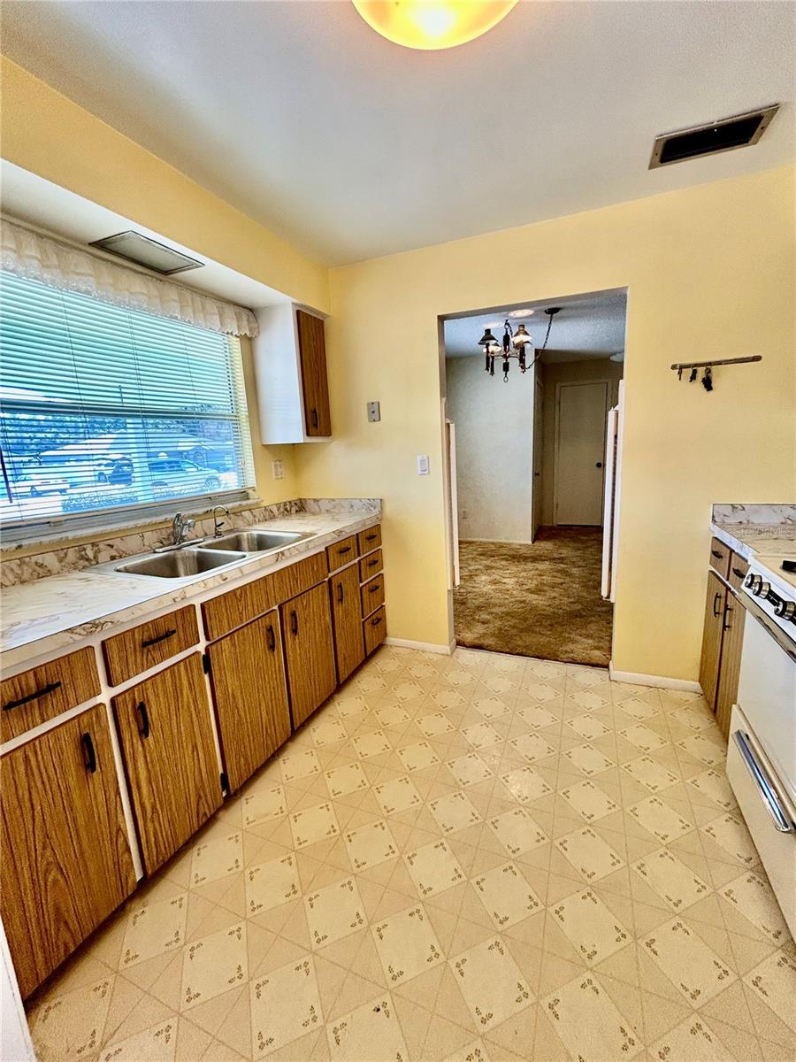 Image 15 of 38 For 3915 139th Street Road